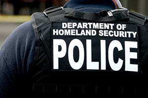 Homeland Security: Keeping the Border Safe 2 policia